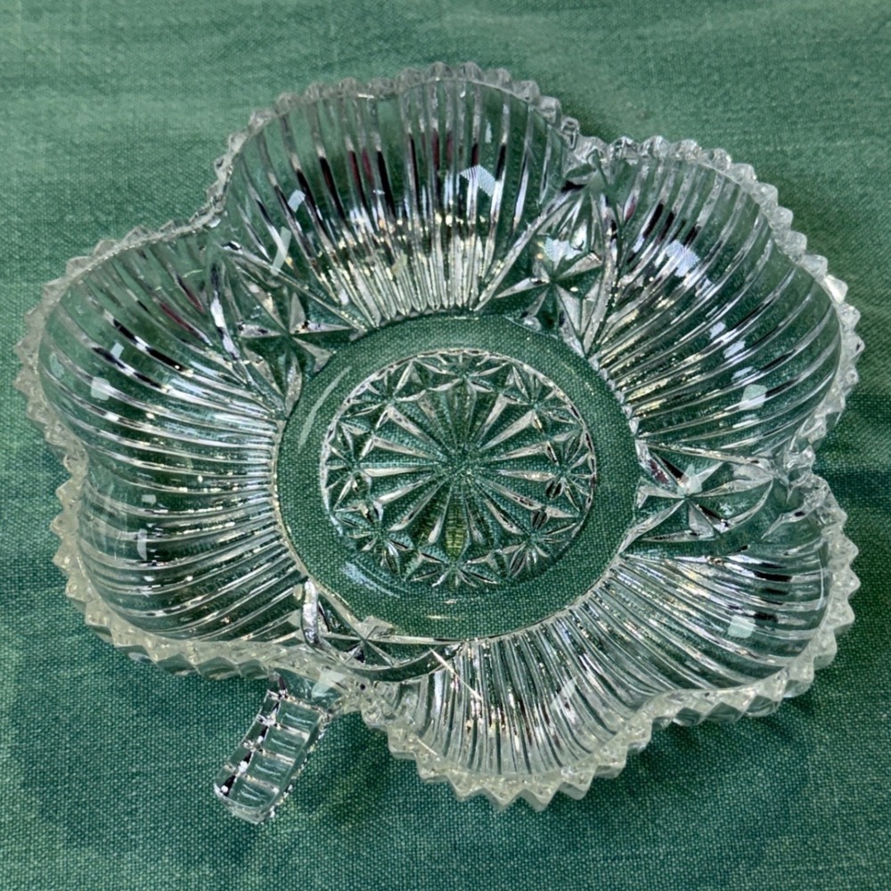 Vintage Federal Glass Shamrock Four Leaf Clover Candy Nut Dish 6" Diam 11141A7